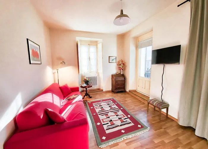 Cretallaz - Rustic House In Strategic Location With Castle View, Free Parking And Wifi